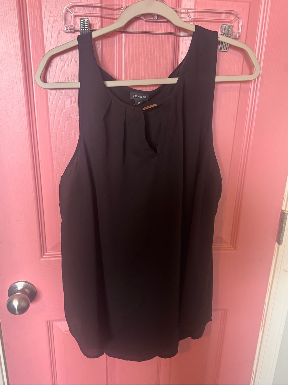torrid Black Sleeveless Keyhole Camisole